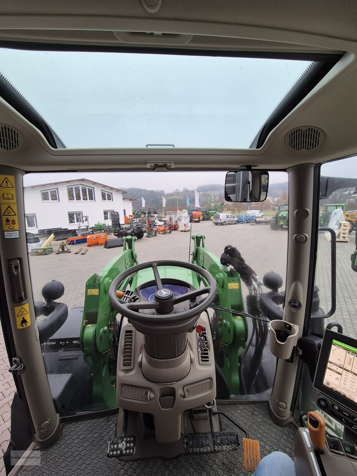 Traktor typu John Deere 6110R, Gebrauchtmaschine v Auerbach (Obrázek 11)