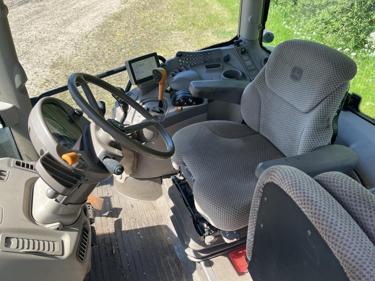 Traktor типа John Deere 6115 R, Gebrauchtmaschine в Skjern (Фотография 9)