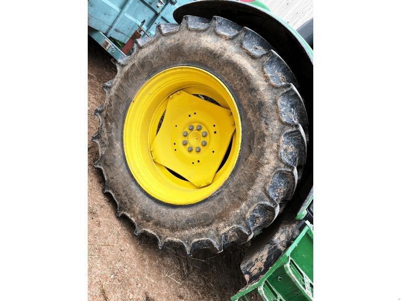 Traktor του τύπου John Deere 6115M, Gebrauchtmaschine σε SAINT-GERMAIN DU PUY (Φωτογραφία 7)