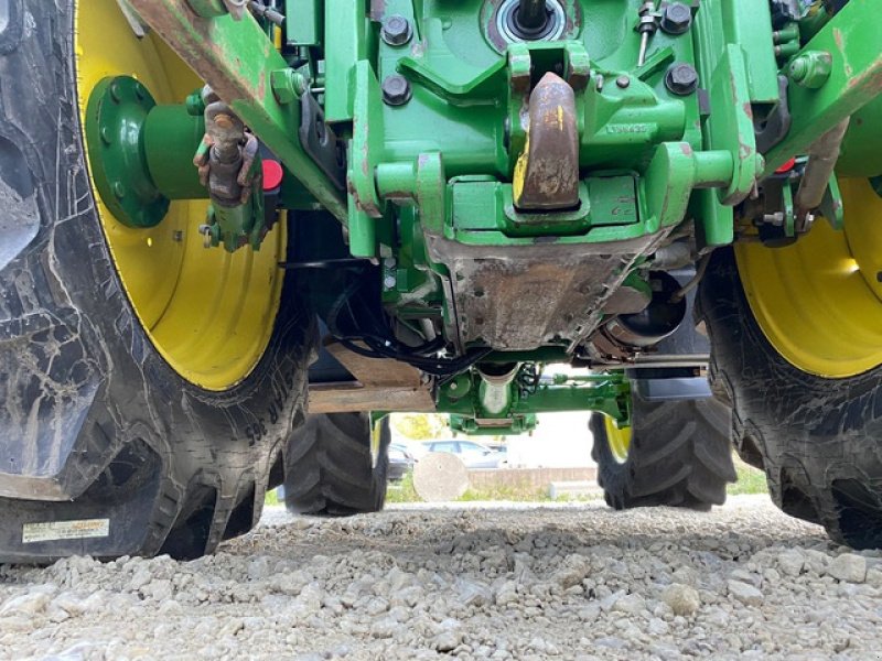 Traktor typu John Deere 6115R Front PTO og front lift. Affjedret foraksel og kabine. Hitch krog. Luftbremser., Gebrauchtmaschine v Kolding (Obrázok 8)