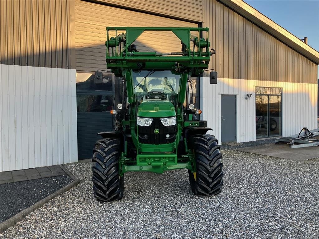 Traktor del tipo John Deere 6115R med John Deere H310 frontlæsser, Gebrauchtmaschine In Thorsø (Immagine 5)