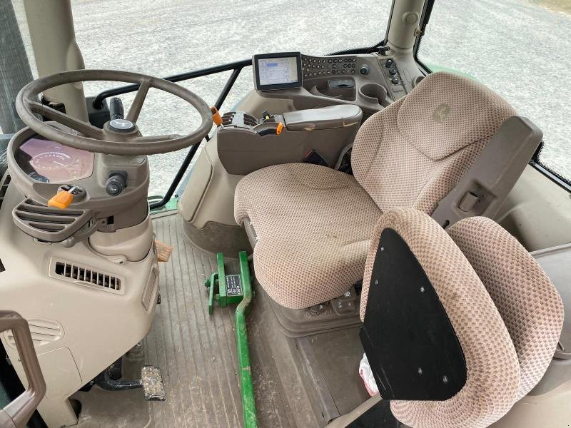Traktor des Typs John Deere 6115R, Gebrauchtmaschine in LE PONT CHRETIEN (Bild 10)