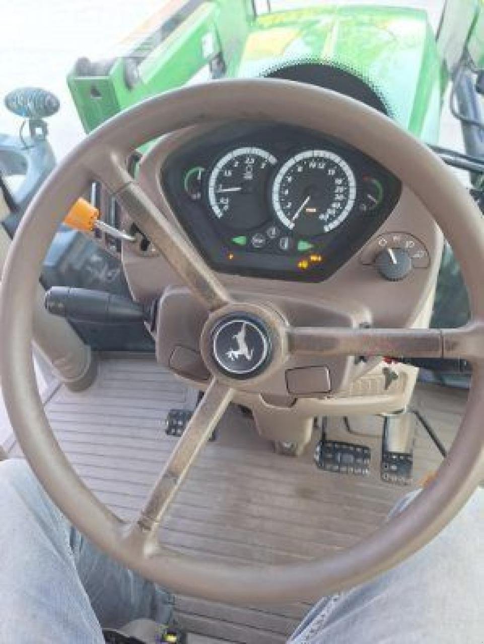 Traktor typu John Deere 6115R, Gebrauchtmaschine v Hamburg (Obrázek 4)