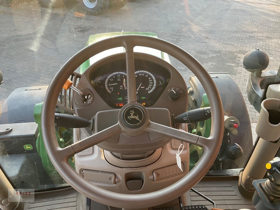 Traktor от тип John Deere 6115R, Gebrauchtmaschine в Lippetal / Herzfeld (Снимка 23)