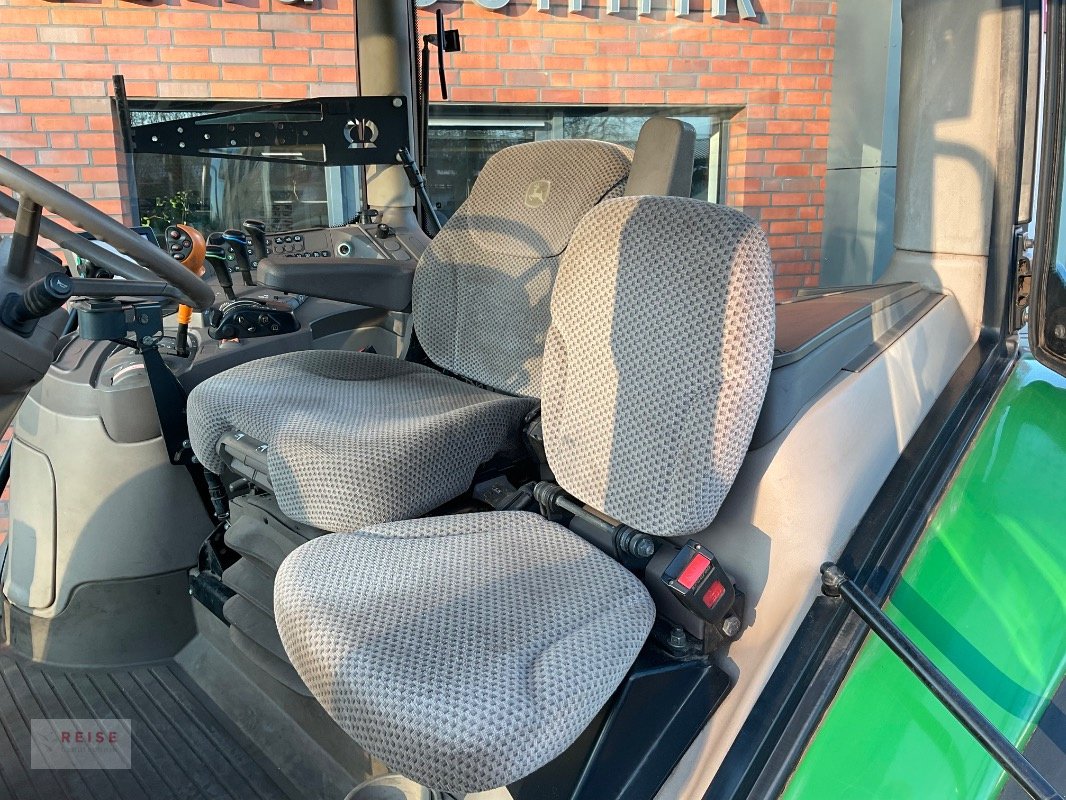 Traktor от тип John Deere 6115R, Gebrauchtmaschine в Lippetal / Herzfeld (Снимка 25)