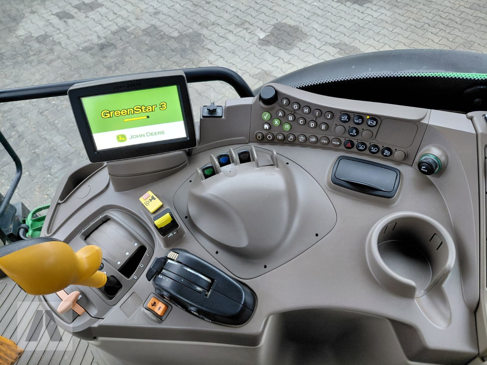 Traktor des Typs John Deere 6115R, Gebrauchtmaschine in Regensburg (Bild 16)