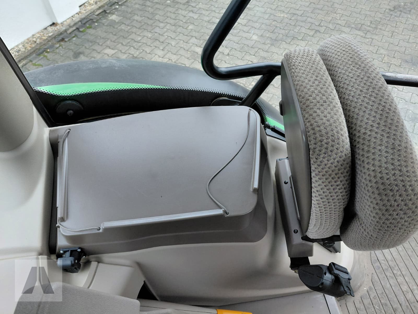 Traktor des Typs John Deere 6115R, Gebrauchtmaschine in Regensburg (Bild 17)