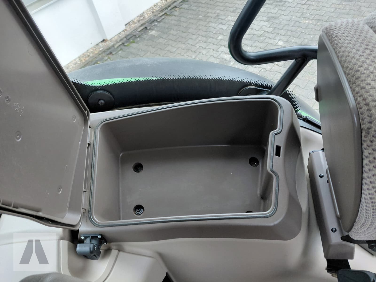 Traktor des Typs John Deere 6115R, Gebrauchtmaschine in Regensburg (Bild 18)