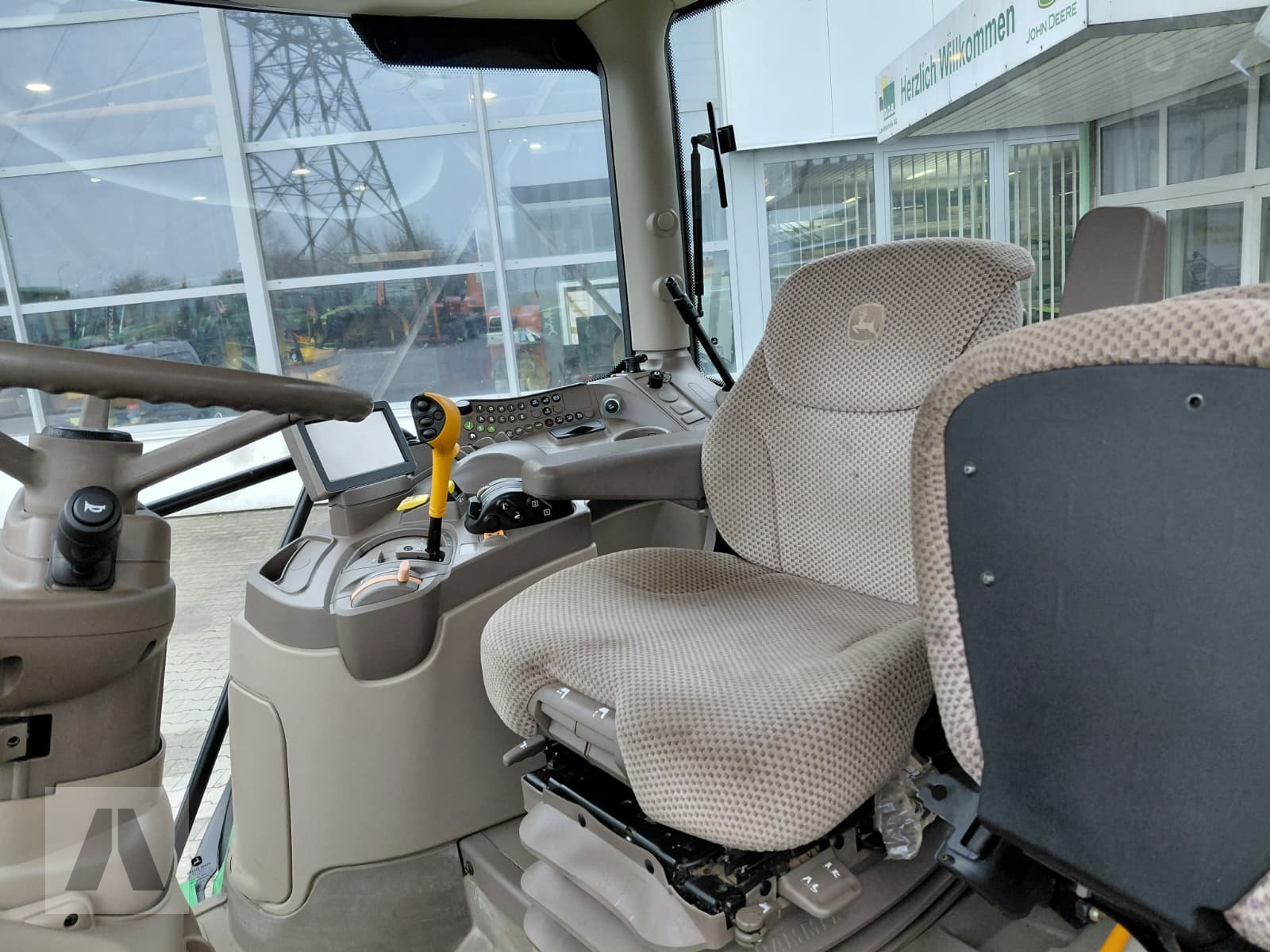 Traktor des Typs John Deere 6115R, Gebrauchtmaschine in Regensburg (Bild 19)