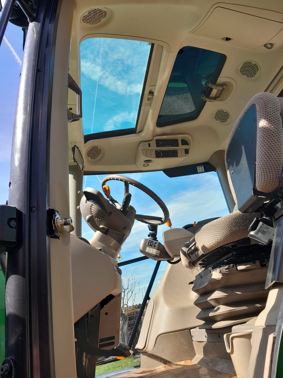 Traktor des Typs John Deere 6115R, Gebrauchtmaschine in Bamberg (Bild 2)