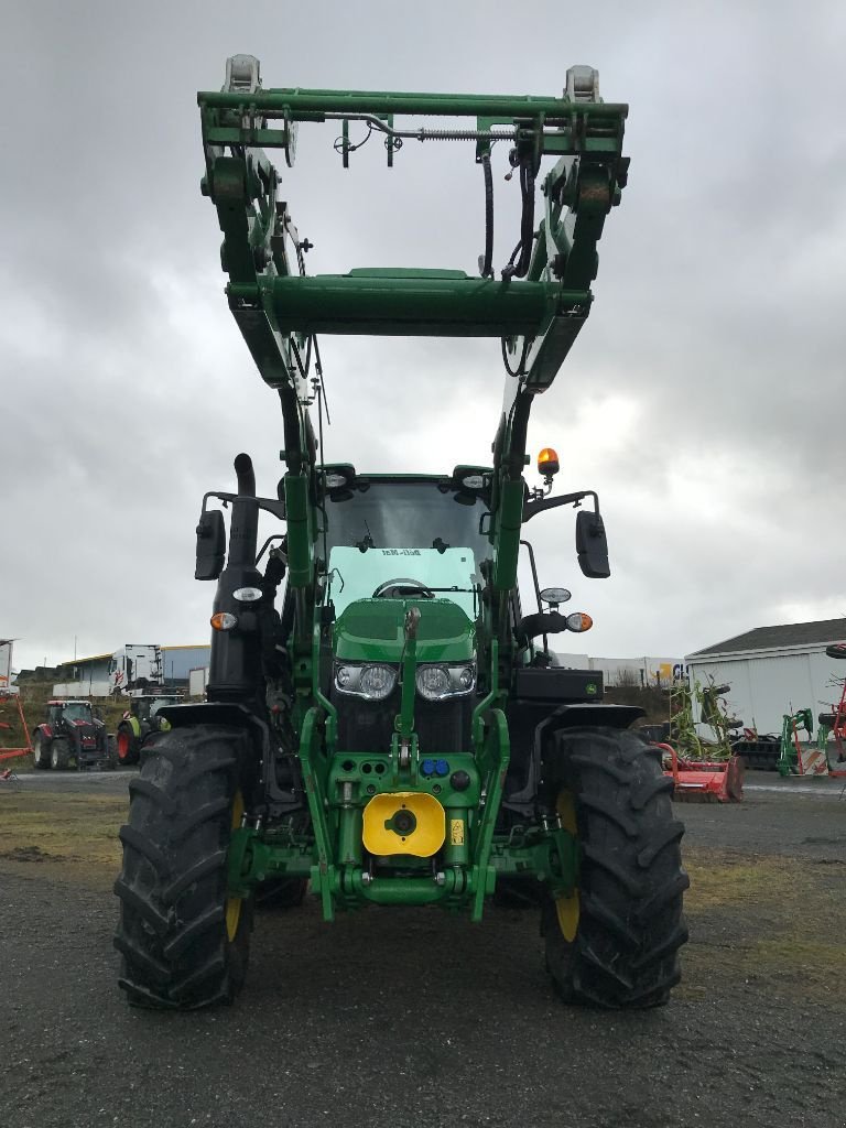 Traktor типа John Deere 6120 M AUTOQUAD, Gebrauchtmaschine в UZERCHE (Фотография 7)