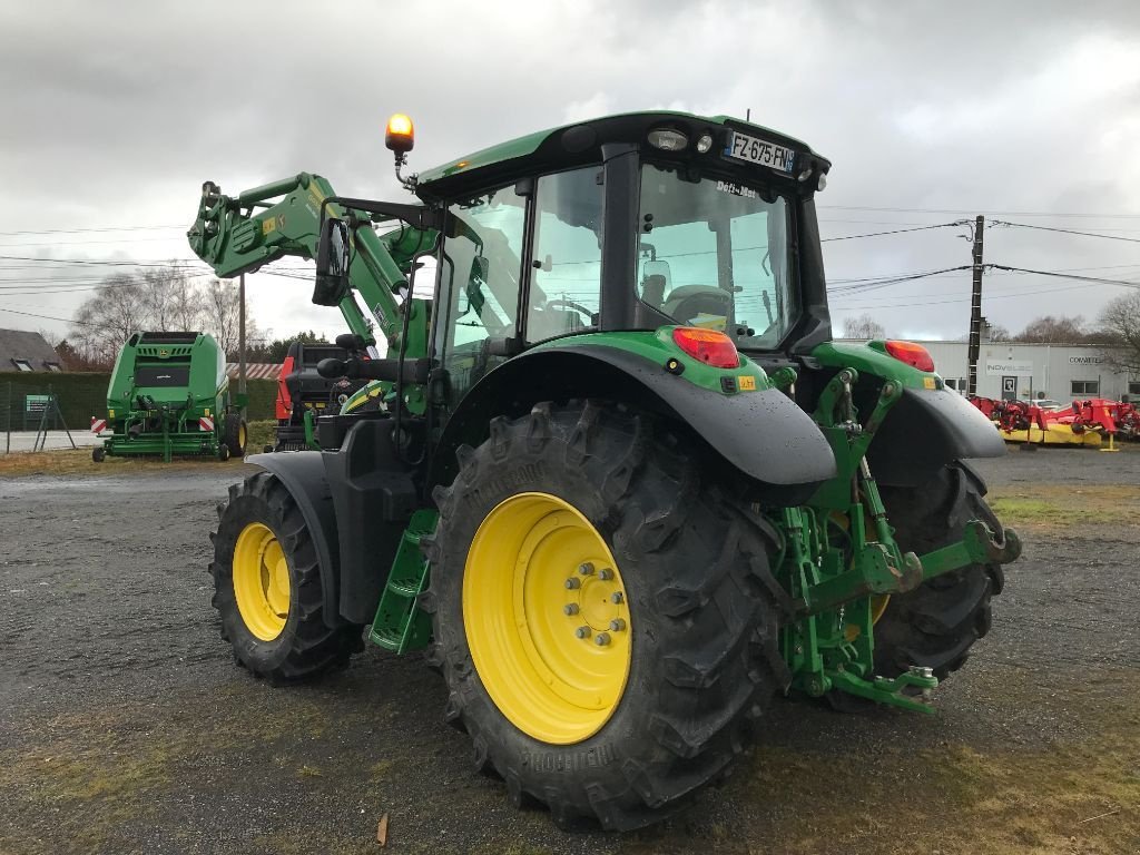 Traktor типа John Deere 6120 M AUTOQUAD, Gebrauchtmaschine в UZERCHE (Фотография 4)