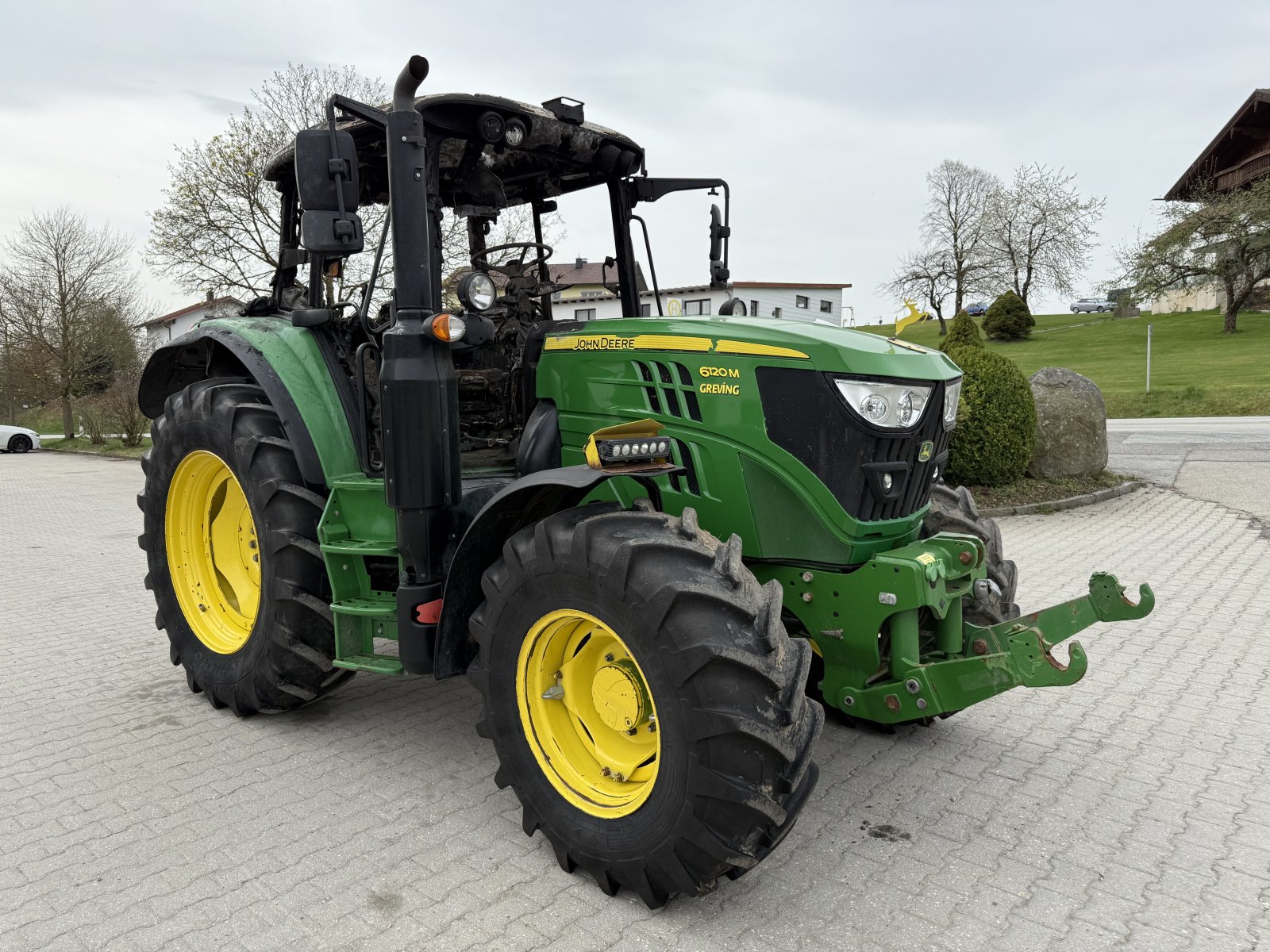Traktor des Typs John Deere 6120 M Brandschaden, Gebrauchtmaschine in Neureichenau (Bild 8)