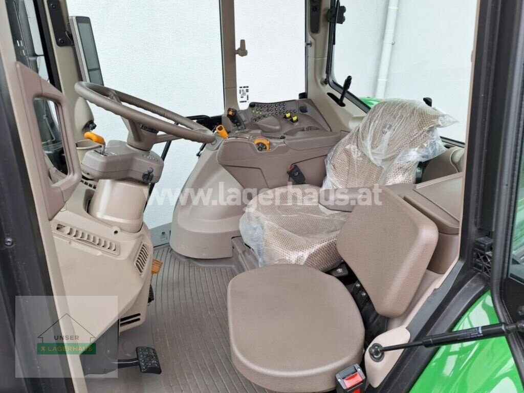 Traktor of the type John Deere 6120 M, Gebrauchtmaschine in Schlitters (Picture 3)