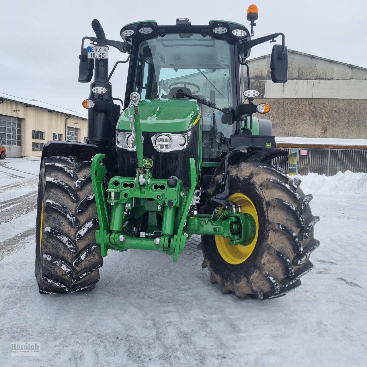 Traktor от тип John Deere 6120 M, Vorführmaschine в Drebach (Снимка 2)
