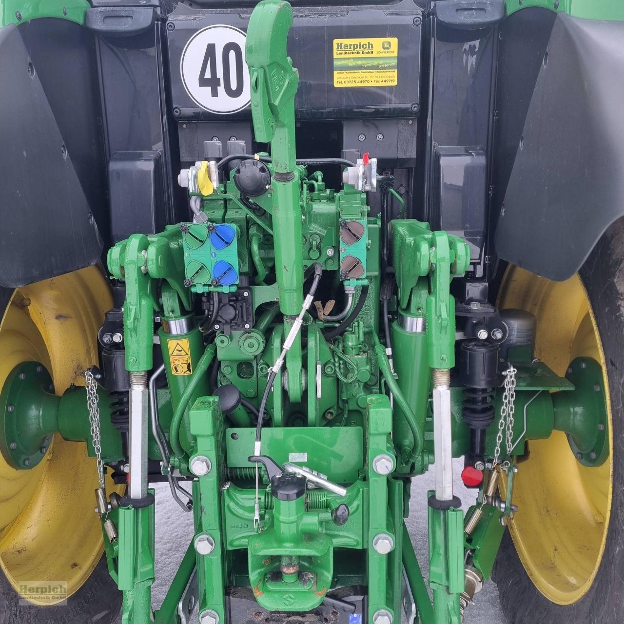 Traktor от тип John Deere 6120 M, Vorführmaschine в Drebach (Снимка 7)