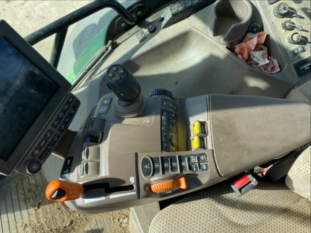 Traktor του τύπου John Deere 6120 R AUTOPOWER ., Gebrauchtmaschine σε UZERCHE (Φωτογραφία 9)