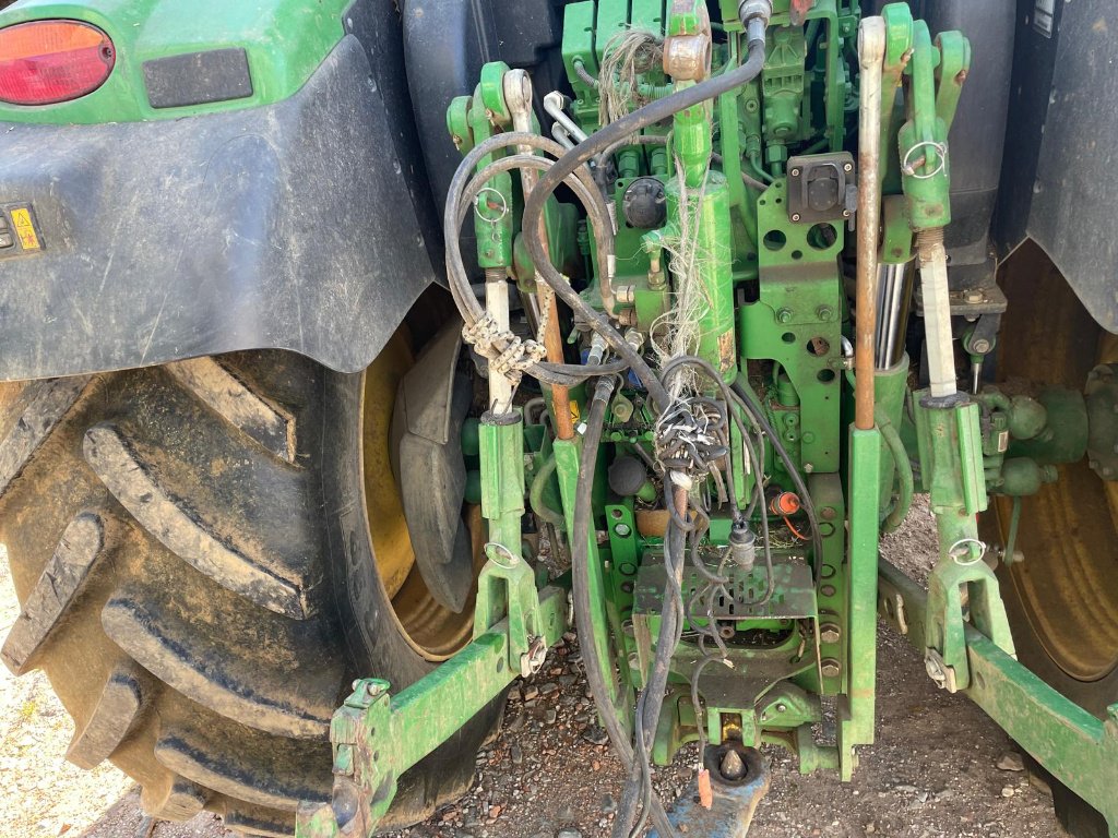 Traktor του τύπου John Deere 6120 R AUTOPOWER ., Gebrauchtmaschine σε UZERCHE (Φωτογραφία 10)