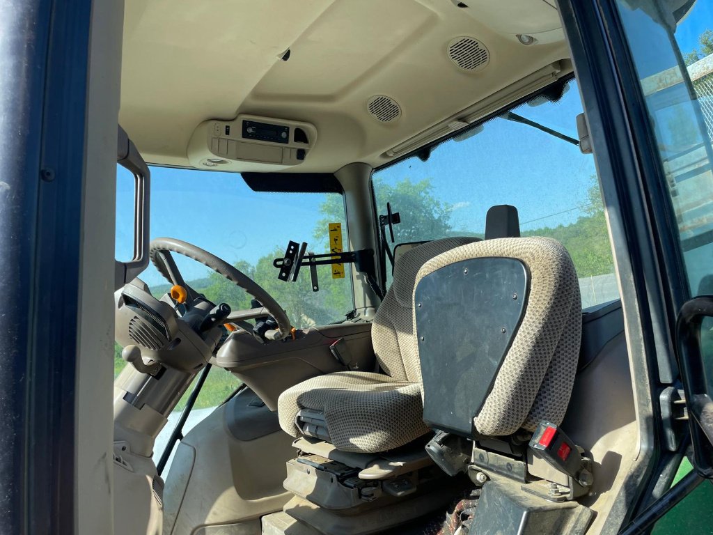 Traktor του τύπου John Deere 6120 R AUTOPOWER ., Gebrauchtmaschine σε UZERCHE (Φωτογραφία 7)