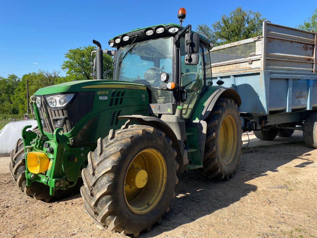 Traktor του τύπου John Deere 6120 R AUTOPOWER ., Gebrauchtmaschine σε UZERCHE (Φωτογραφία 2)