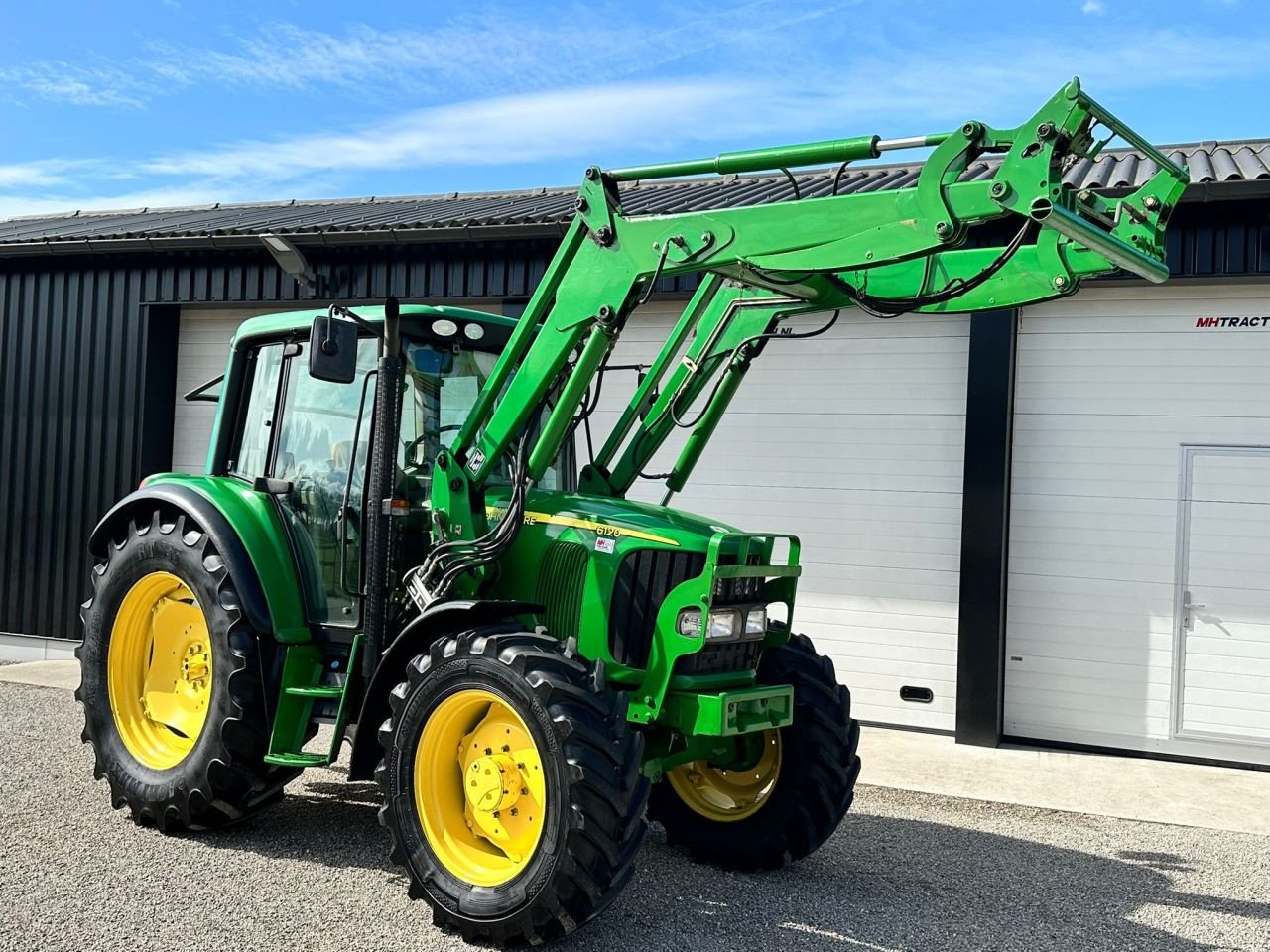 Traktor типа John Deere 6120, Gebrauchtmaschine в Linde (dr) (Фотография 1)