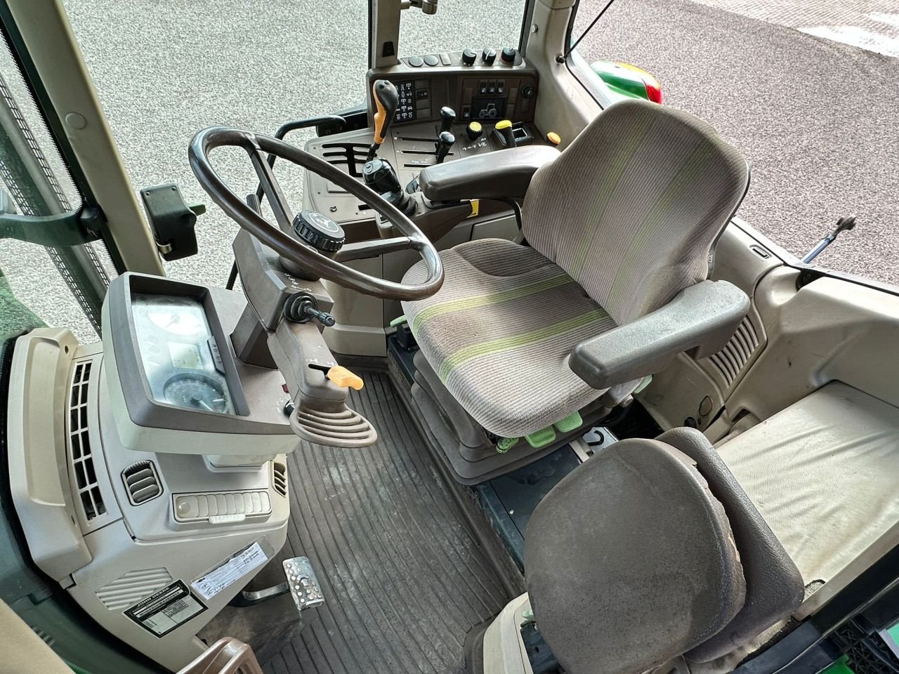 Traktor типа John Deere 6120, Gebrauchtmaschine в Linde (dr) (Фотография 4)