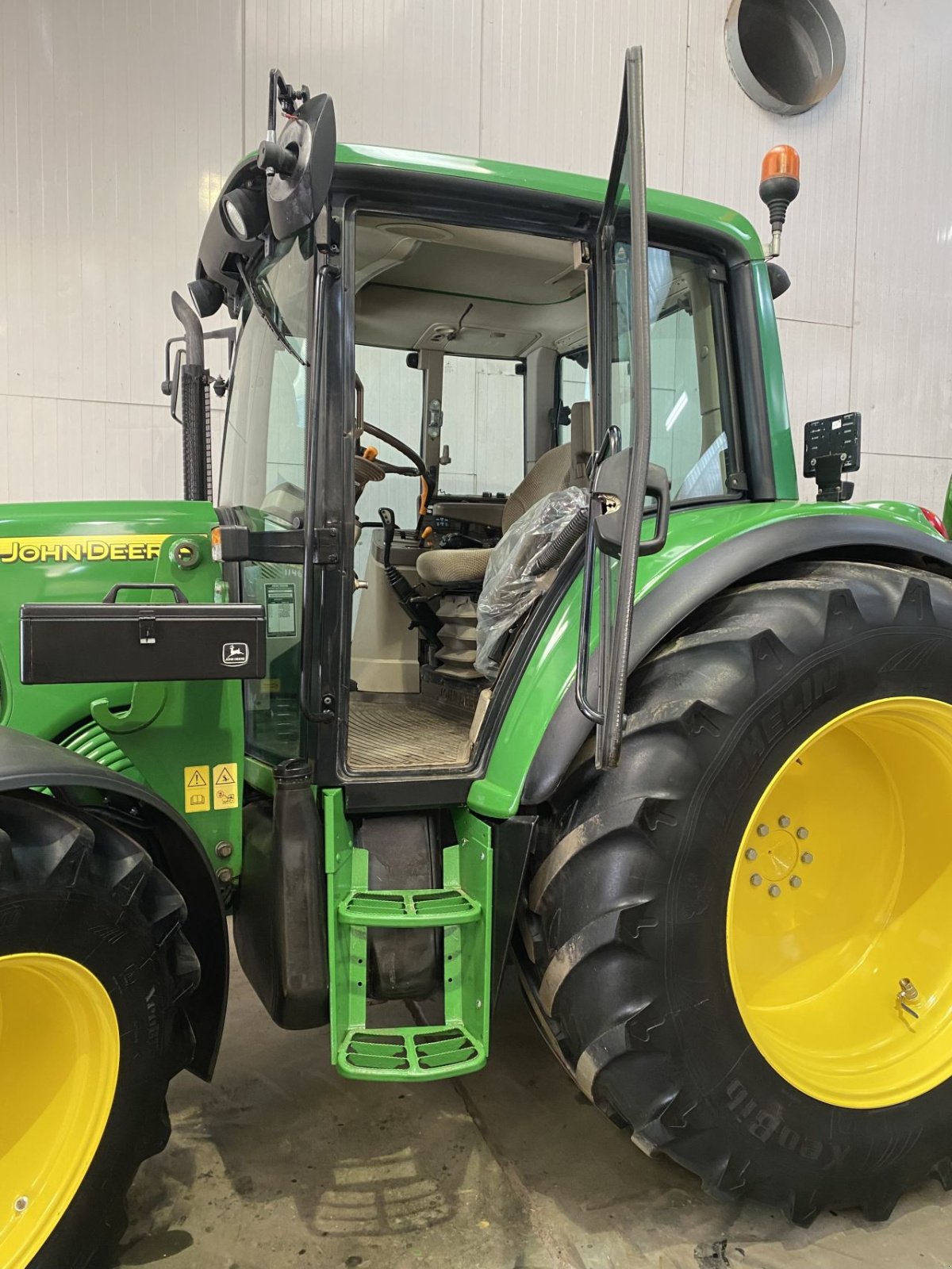 Traktor типа John Deere 6120, Gebrauchtmaschine в Den Horn (Фотография 5)
