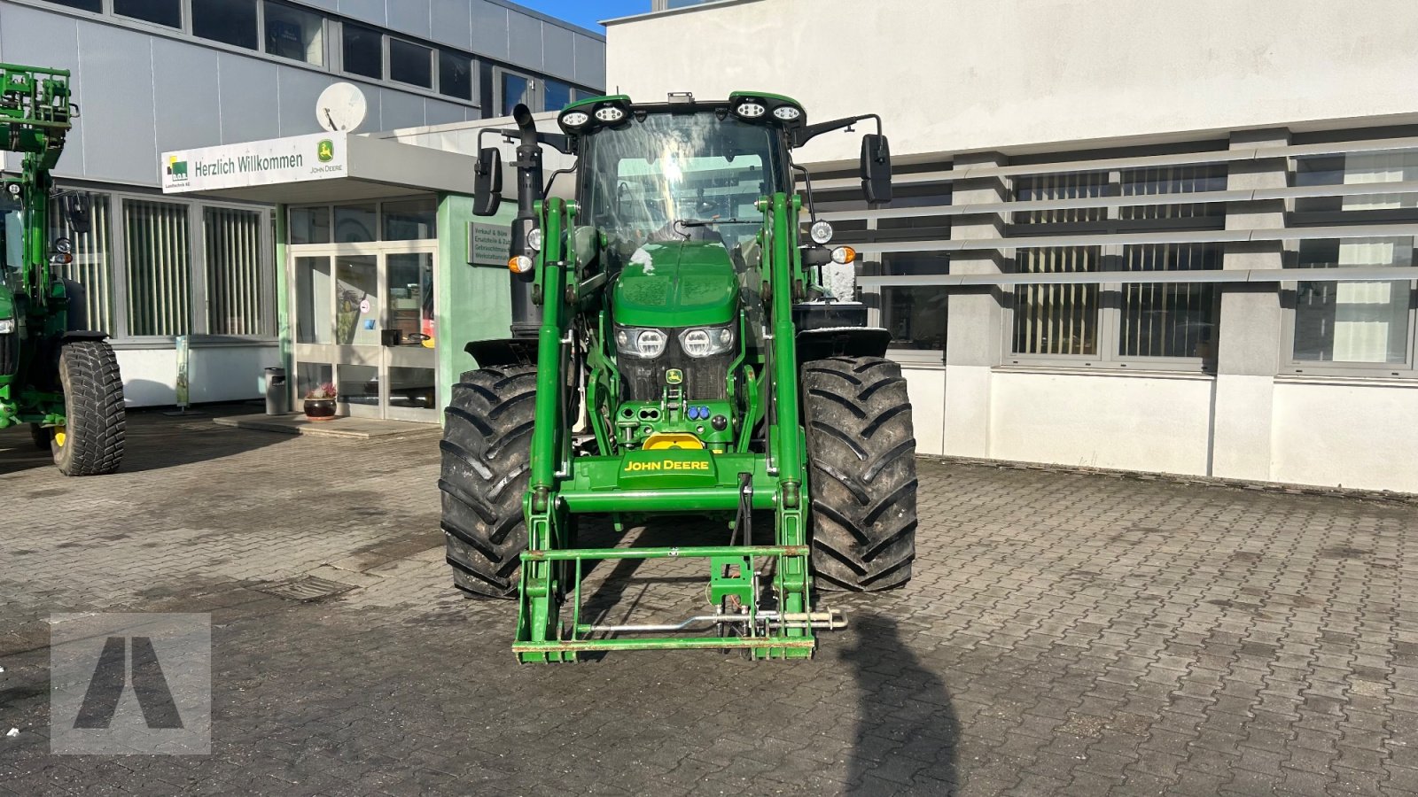 Traktor от тип John Deere 6120M 6120 M mit Frontlader, Gebrauchtmaschine в Regensburg (Снимка 2)