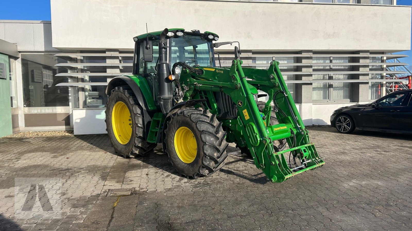 Traktor от тип John Deere 6120M 6120 M mit Frontlader, Gebrauchtmaschine в Regensburg (Снимка 3)