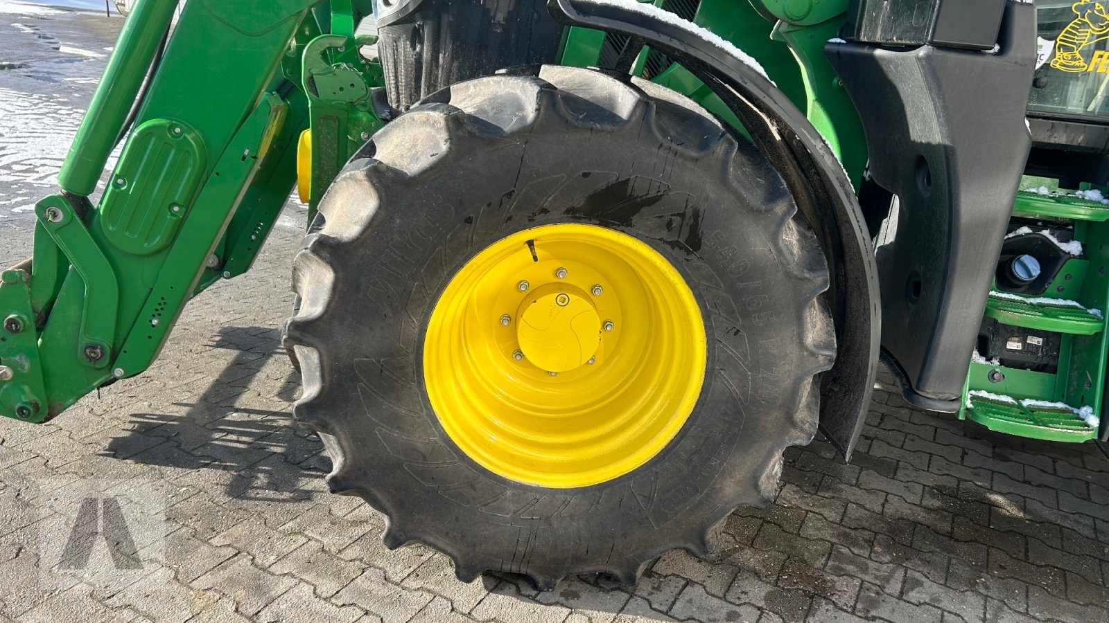 Traktor от тип John Deere 6120M 6120 M mit Frontlader, Gebrauchtmaschine в Regensburg (Снимка 13)