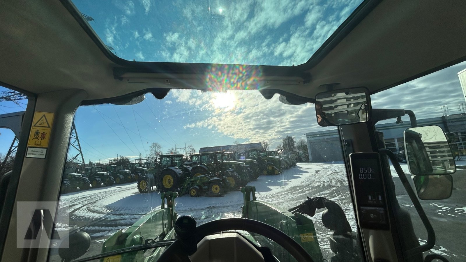 Traktor от тип John Deere 6120M 6120 M mit Frontlader, Gebrauchtmaschine в Regensburg (Снимка 22)