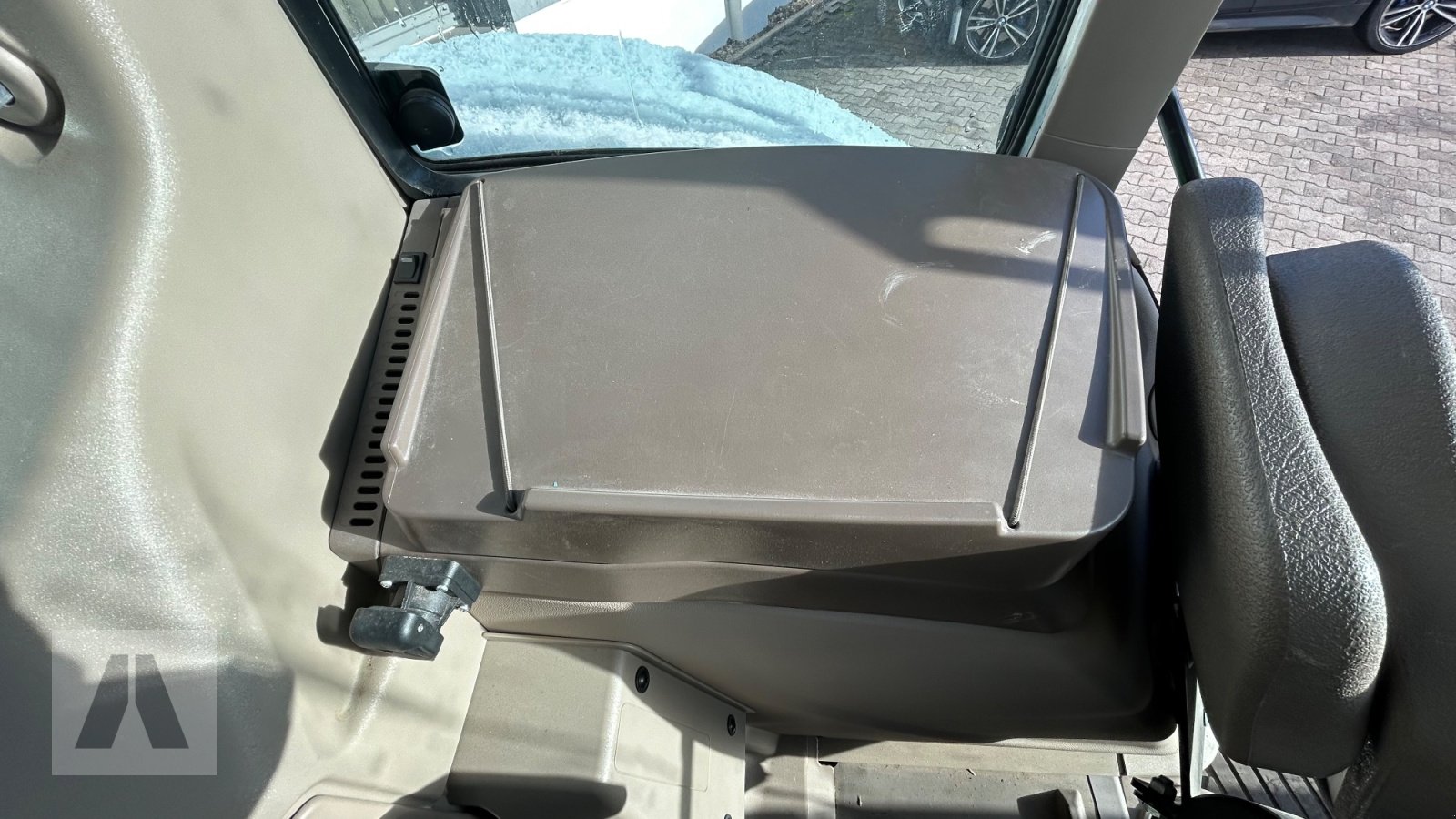 Traktor от тип John Deere 6120M 6120 M mit Frontlader, Gebrauchtmaschine в Regensburg (Снимка 24)