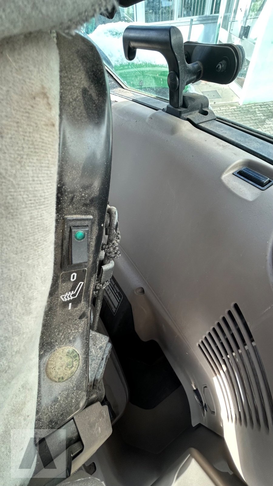 Traktor от тип John Deere 6120M 6120 M mit Frontlader, Gebrauchtmaschine в Regensburg (Снимка 25)