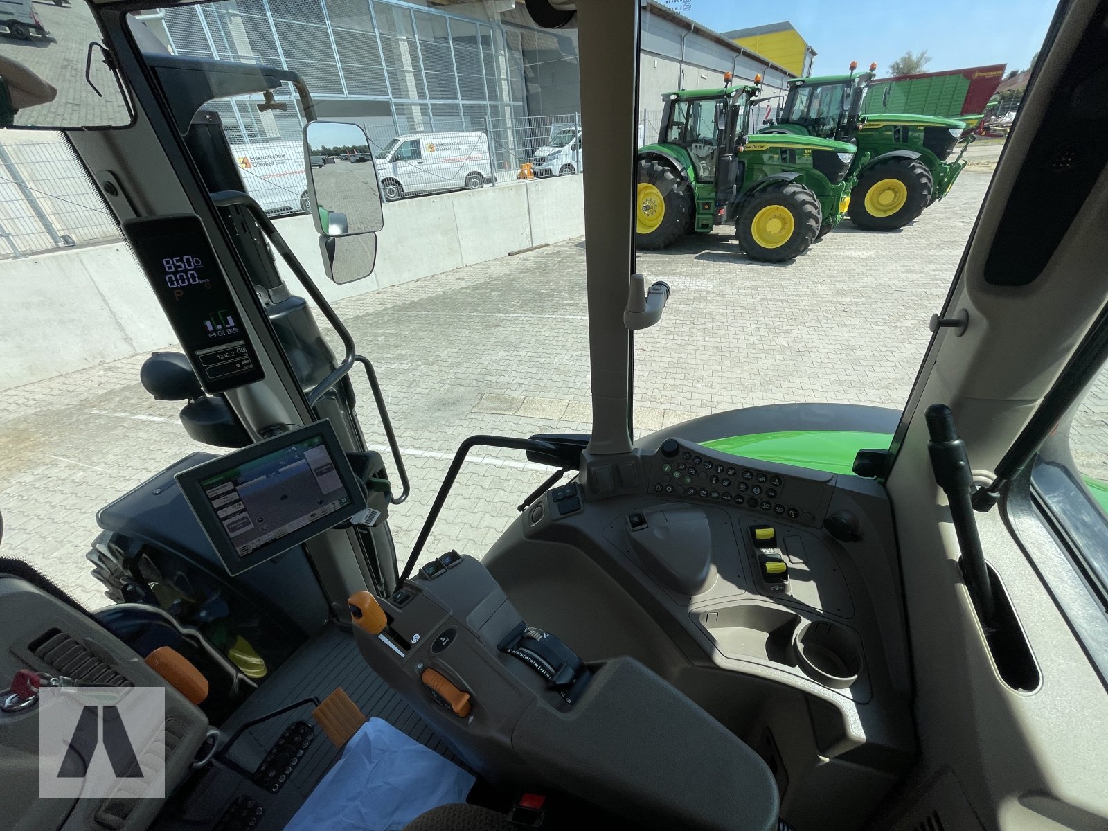 Traktor типа John Deere 6120M 6120 M, Gebrauchtmaschine в Eggenfelden (Фотография 15)