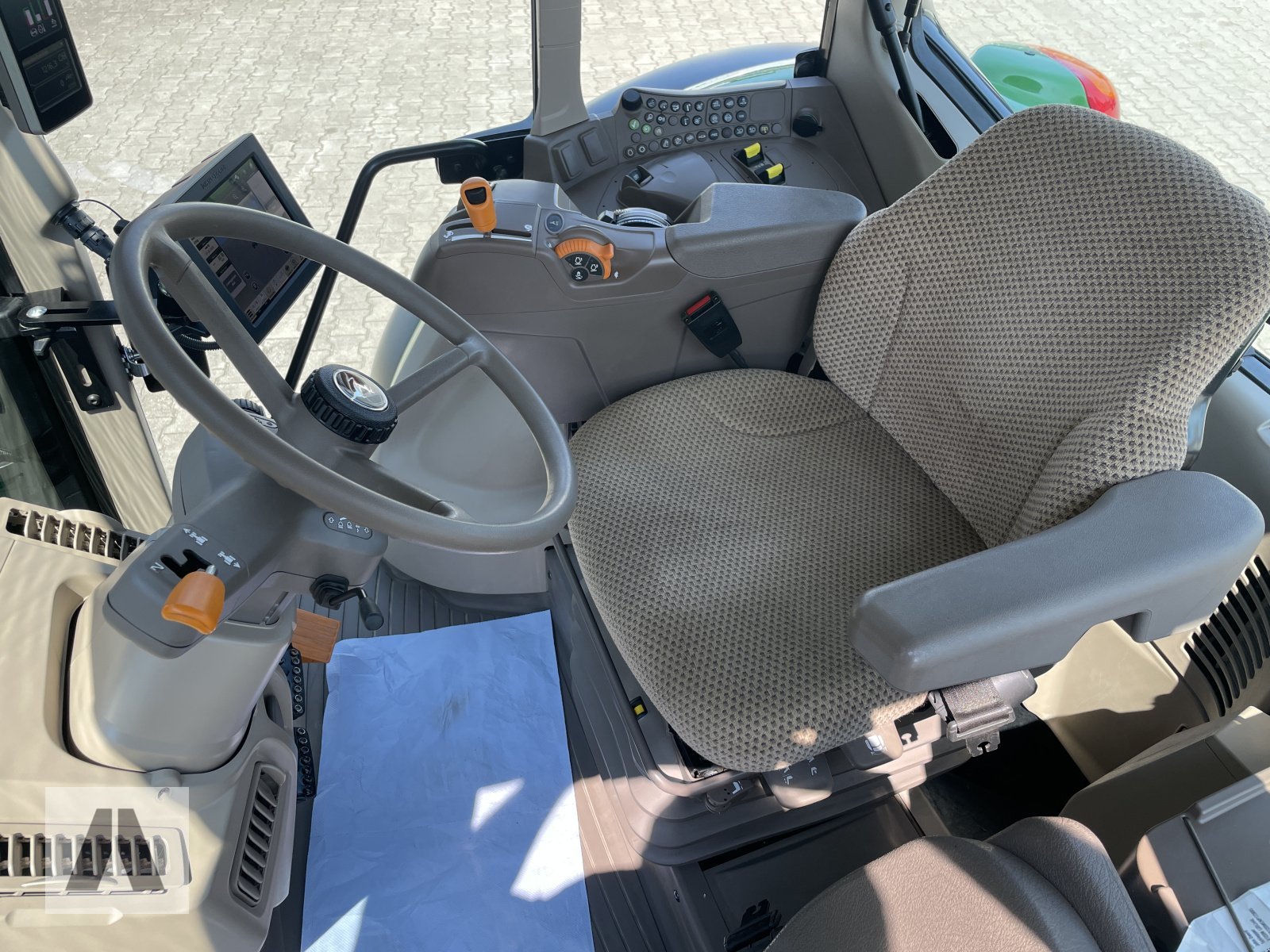 Traktor типа John Deere 6120M 6120 M, Gebrauchtmaschine в Eggenfelden (Фотография 19)