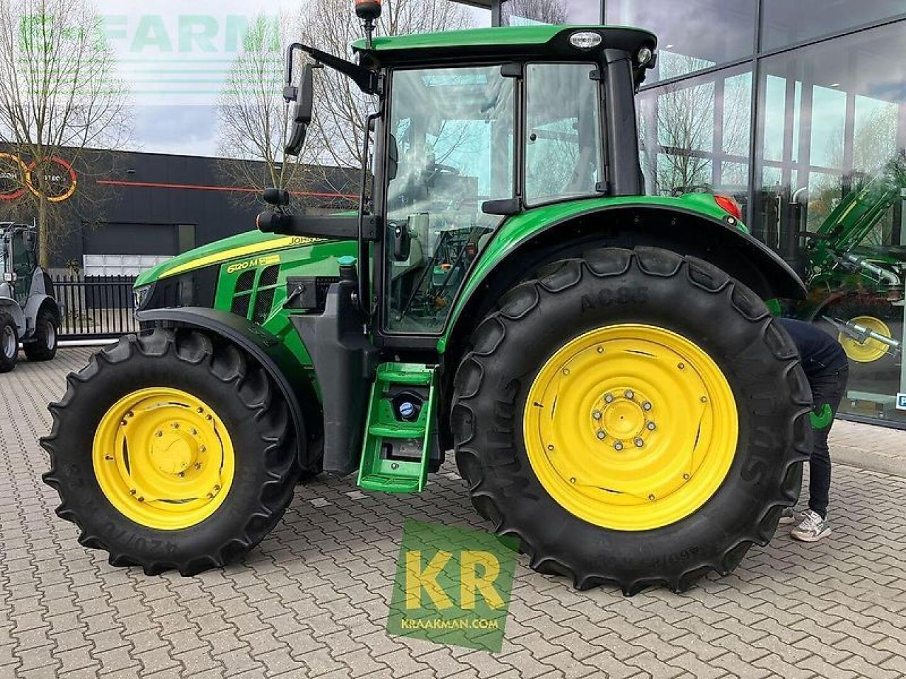 Traktor van het type John Deere 6120m #779850, Gebrauchtmaschine in STEENBERGEN (Foto 2)