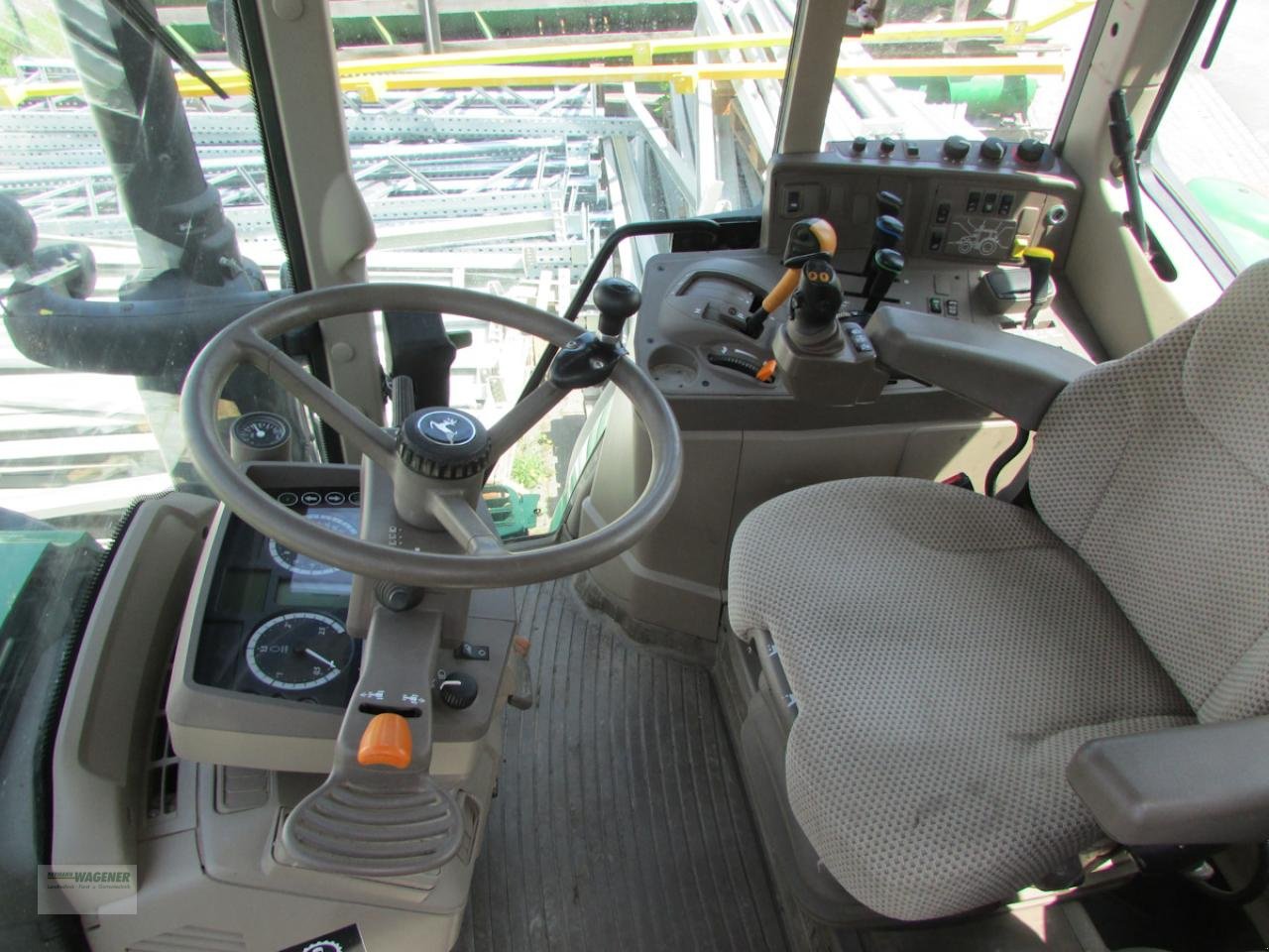 Traktor типа John Deere 6120M  AQ+40, Gebrauchtmaschine в Bad Wildungen - Wega (Фотография 3)