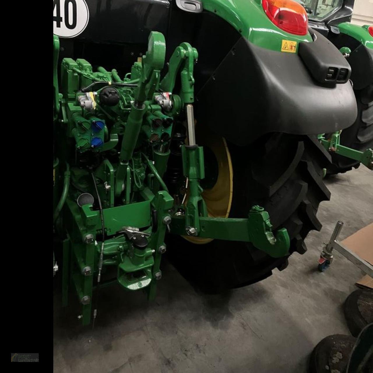 Traktor of the type John Deere 6120M AUTOPOWR 40, Neumaschine in Jahnatal (Picture 3)