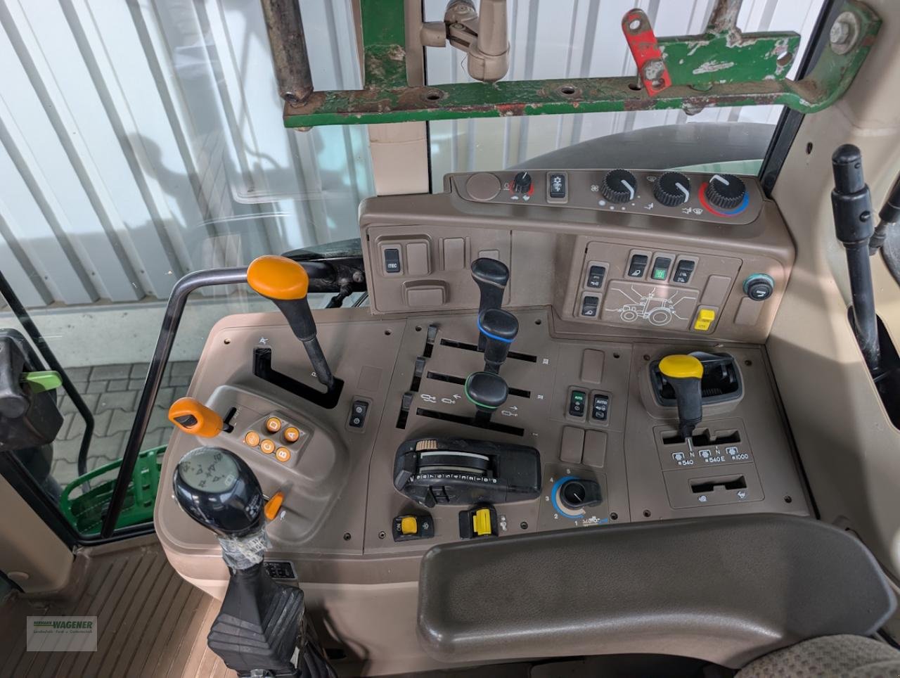 Traktor typu John Deere 6120M  CQ40, Gebrauchtmaschine v Bad Wildungen - Wega (Obrázek 6)