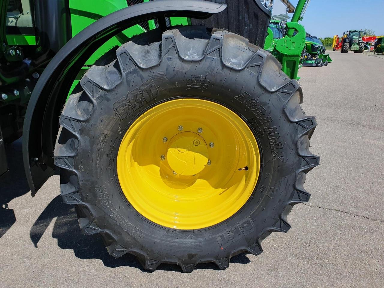 Traktor des Typs John Deere 6120M Garantie bis 09.2026, Neumaschine in Niederkirchen (Bild 3)