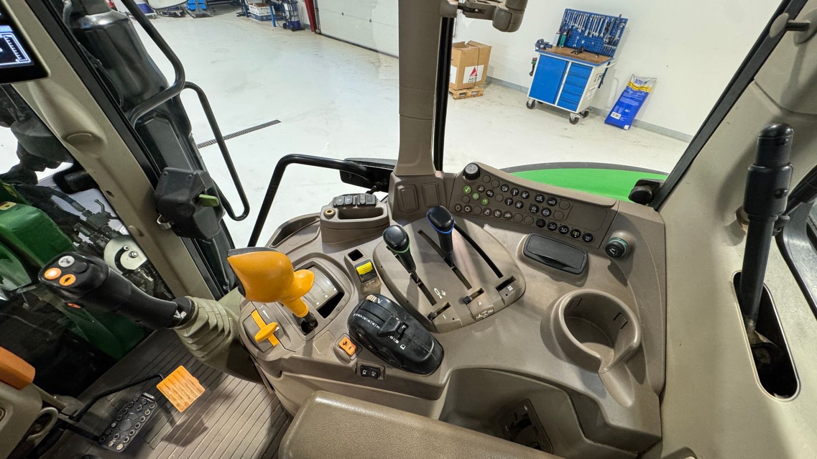 Traktor del tipo John Deere 6120M KUN 3300 TIMER!, Gebrauchtmaschine en Nørager (Imagen 18)