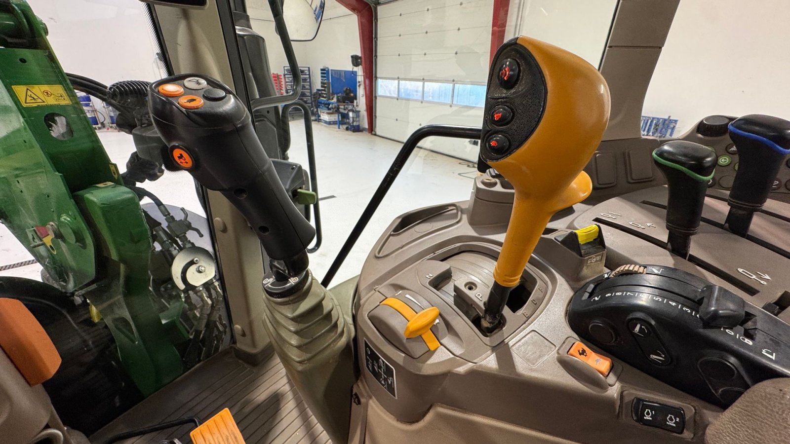 Traktor del tipo John Deere 6120M KUN 3300 TIMER!, Gebrauchtmaschine en Nørager (Imagen 19)