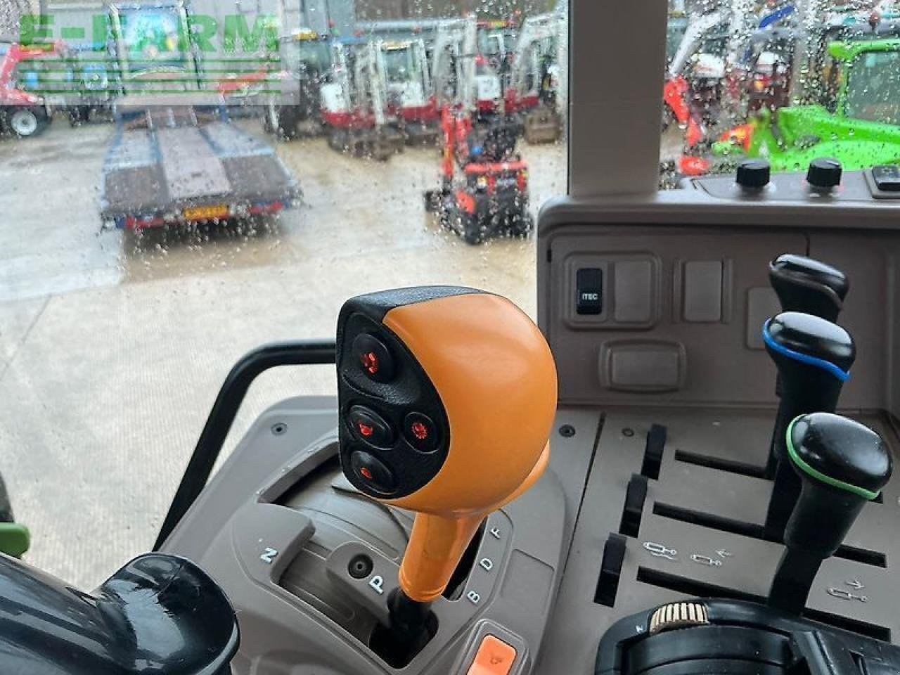 Traktor of the type John Deere 6120m tractor (st25511), Gebrauchtmaschine in SHAFTESBURY (Picture 23)
