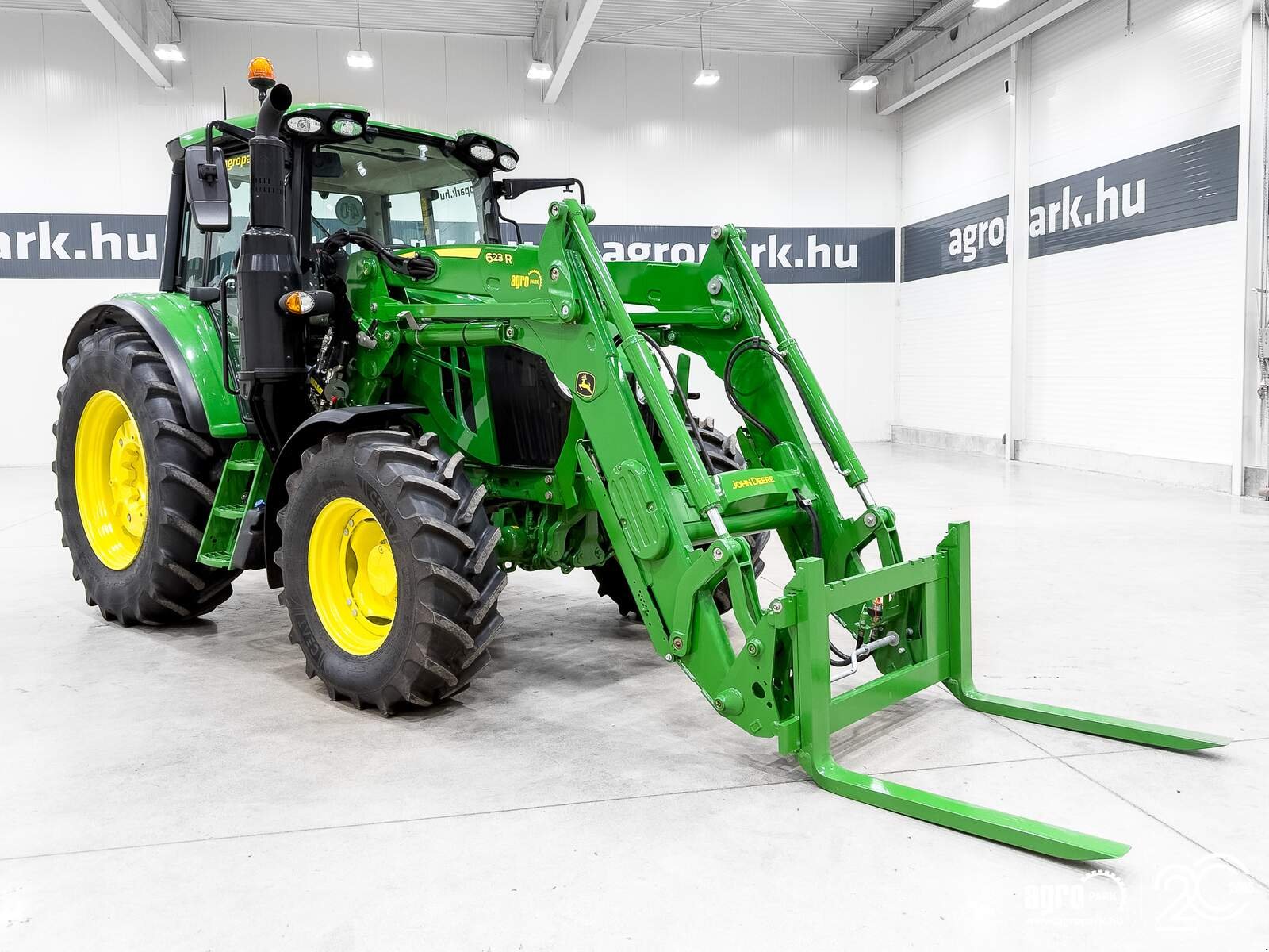 Traktor of the type John Deere 6120M, Gebrauchtmaschine in Csengele (Picture 2)