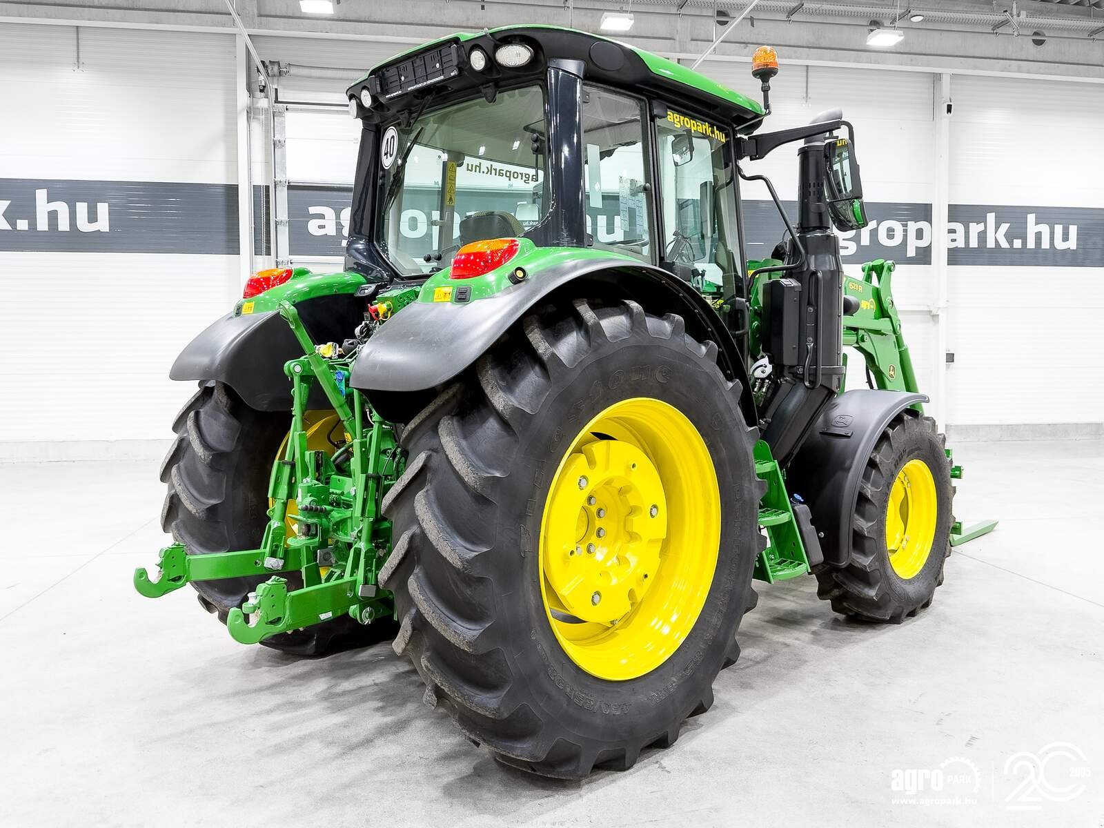 Traktor of the type John Deere 6120M, Gebrauchtmaschine in Csengele (Picture 3)