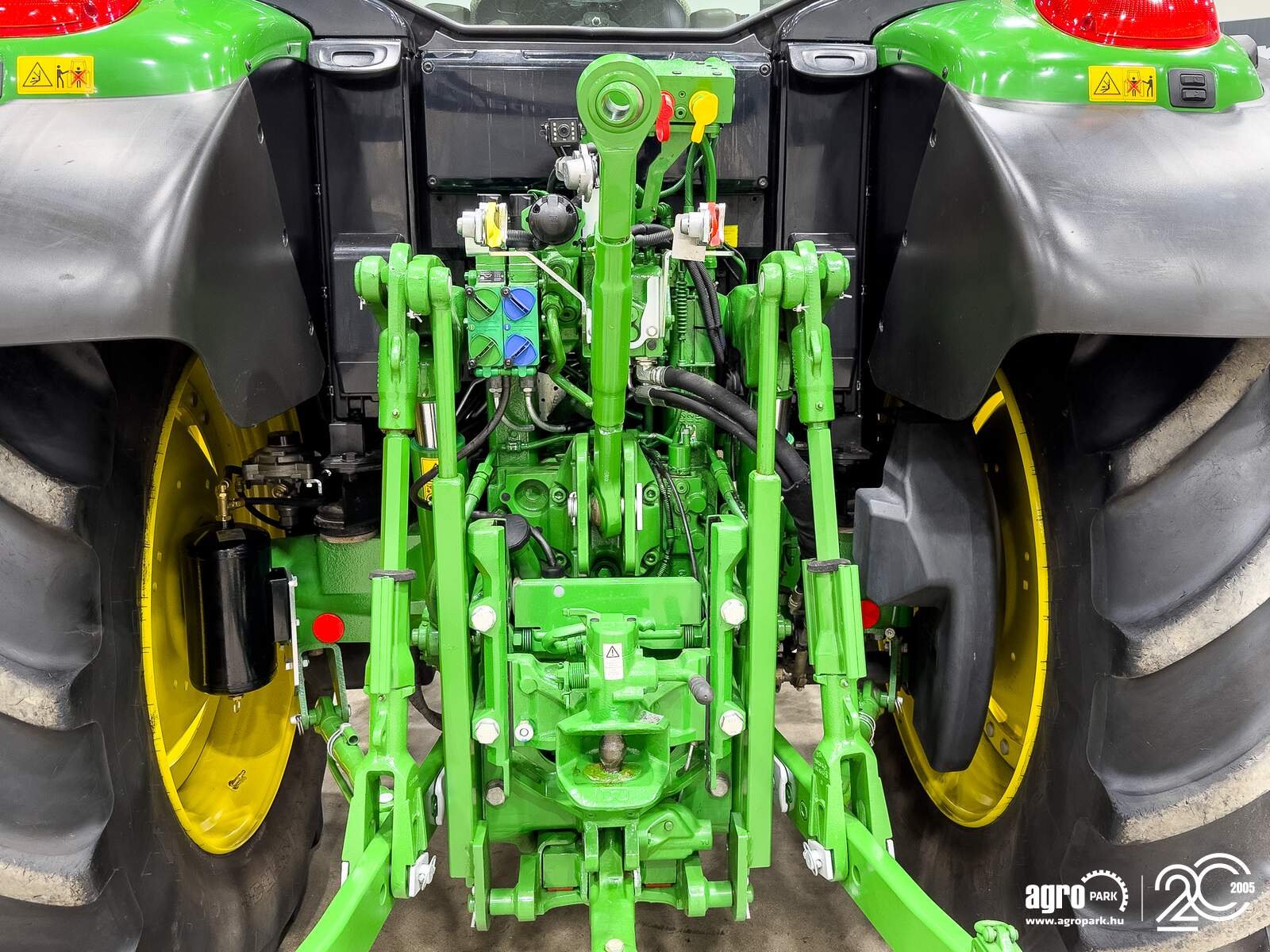 Traktor of the type John Deere 6120M, Gebrauchtmaschine in Csengele (Picture 7)