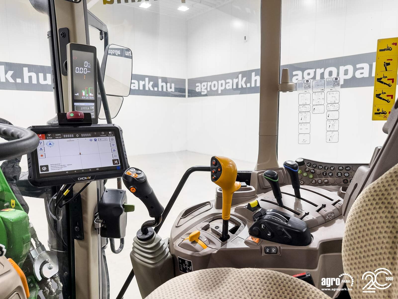 Traktor of the type John Deere 6120M, Gebrauchtmaschine in Csengele (Picture 12)