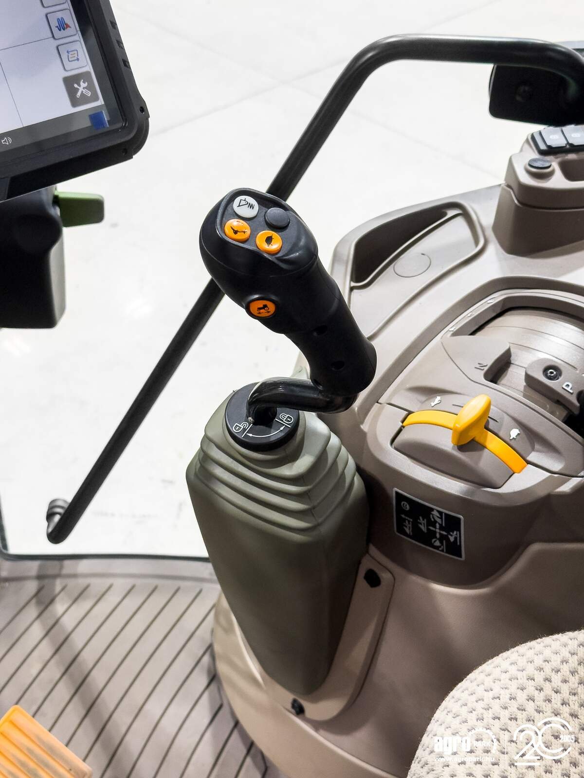 Traktor of the type John Deere 6120M, Gebrauchtmaschine in Csengele (Picture 13)