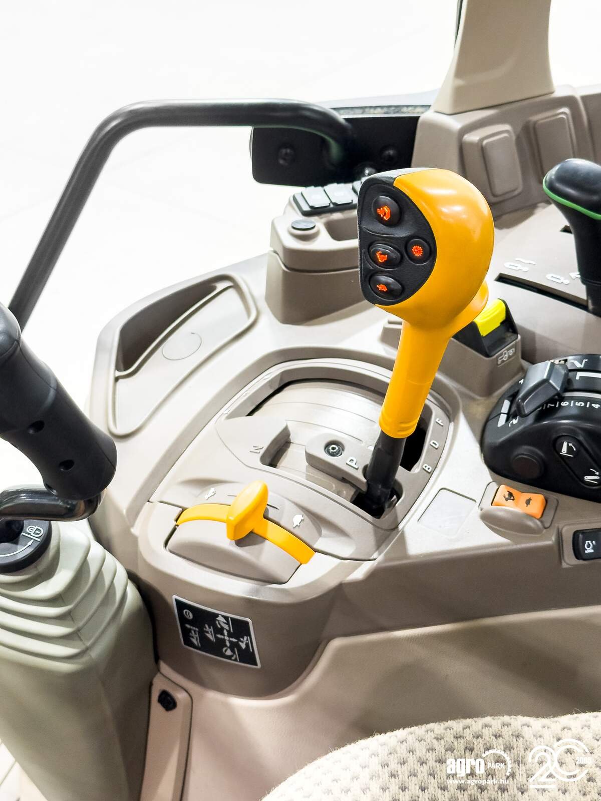 Traktor of the type John Deere 6120M, Gebrauchtmaschine in Csengele (Picture 14)