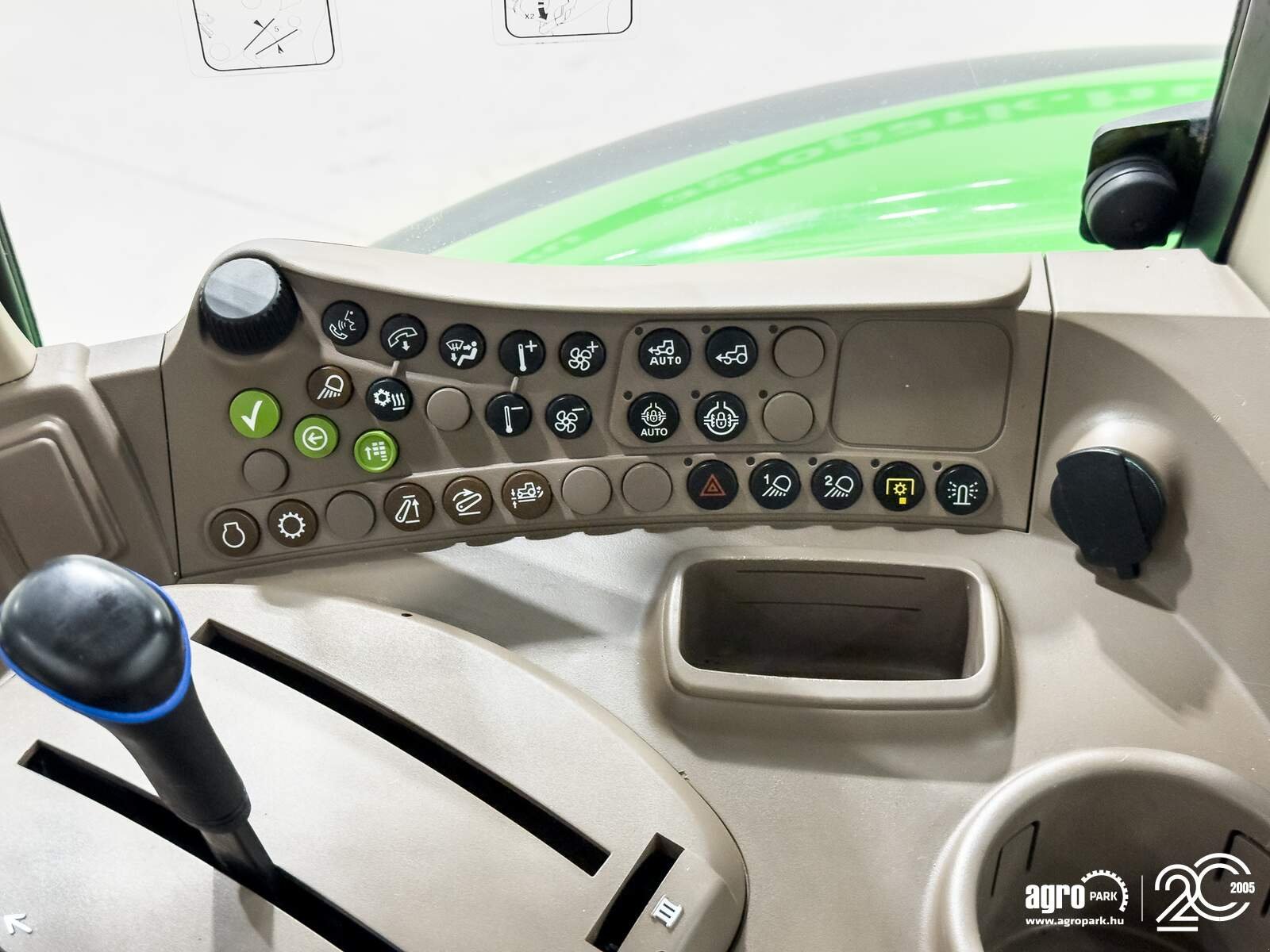 Traktor of the type John Deere 6120M, Gebrauchtmaschine in Csengele (Picture 18)